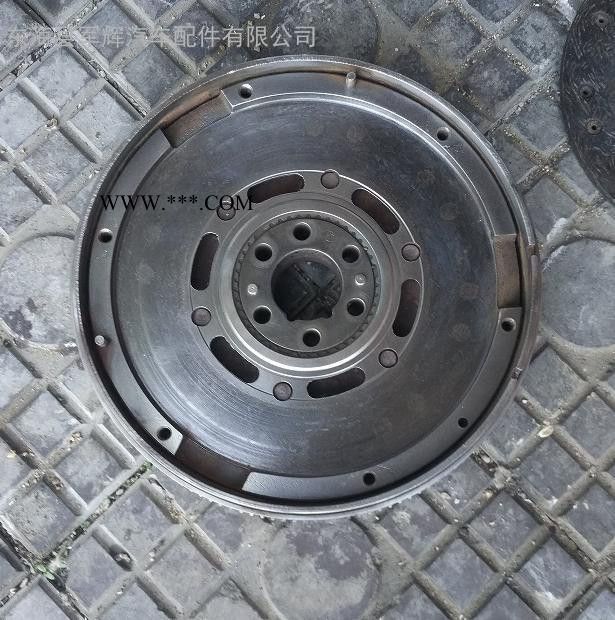 大眾帕薩特手動變速箱飛輪壓盤 帕薩特B5領(lǐng)域發(fā)動機飛輪  奧迪A4A61.8/1.8T飛輪壓盤
