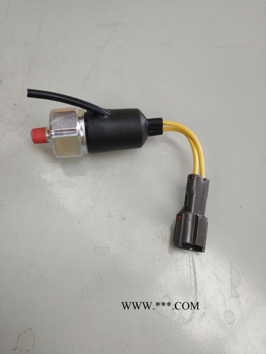 五十鈴 6HK1機(jī)油感應(yīng)塞