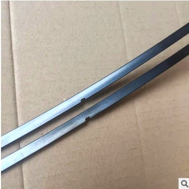 無骨雨刷圓孔鋼片凱美瑞款三節半圓尖頭錳鋼雨刷鋼片雨刮彈片供應