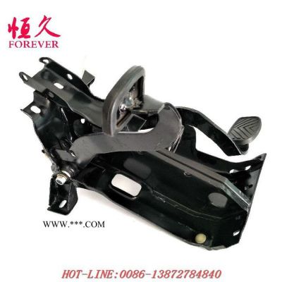 東風(fēng)EQ1118GA配件EQ2102軍車運(yùn)兵車配件離合器剎車大支架