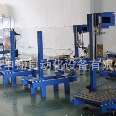 防凍液灌裝壓蓋流水線