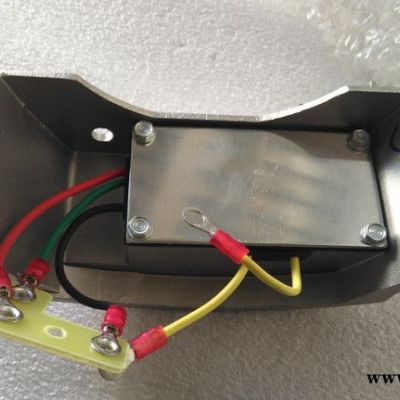 宇通客車(chē)配件 3702-00442 發(fā)電機(jī)調(diào)節(jié)器 原廠配件