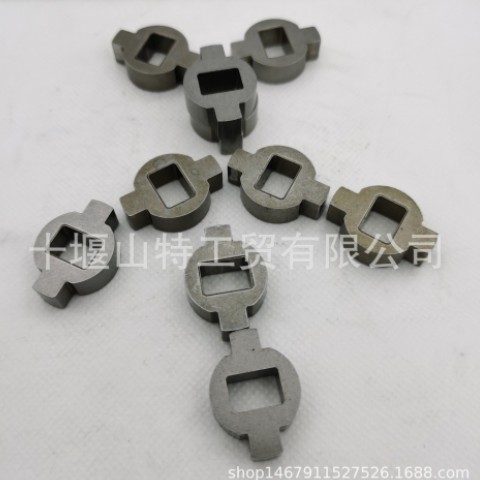 供應(yīng)康明斯QSL9發(fā)動(dòng)機(jī)零件油泵連接塊4061755